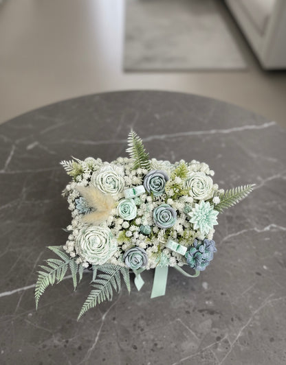 ✨ Caixa Elegance Premium - Arranjo Floral em Cera com Detalhes Mint
